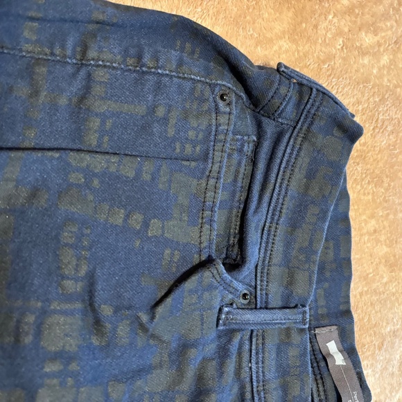 Levi Perfectly Slimming Straight Leg Jeans - Picture 3 of 9